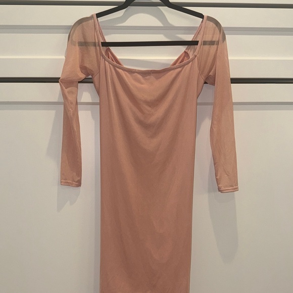 PrettyLittleThing Blush Long Sleeve Ruched Dress - Picture 4 of 4